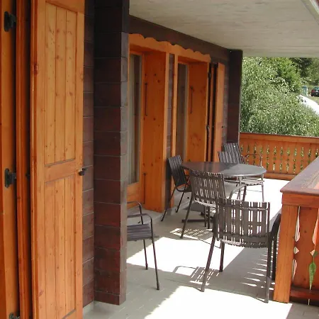 Les Grives Apartment